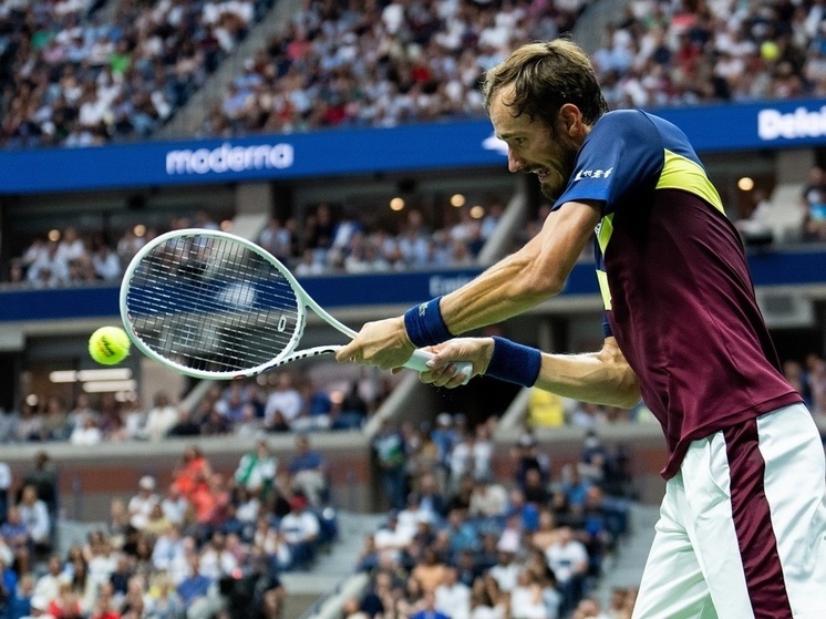 Лидеры российского тенниса Вероника Кудерметова и Даниил Медведев громят своих соперников на представительных турнирах в китайской столице. 