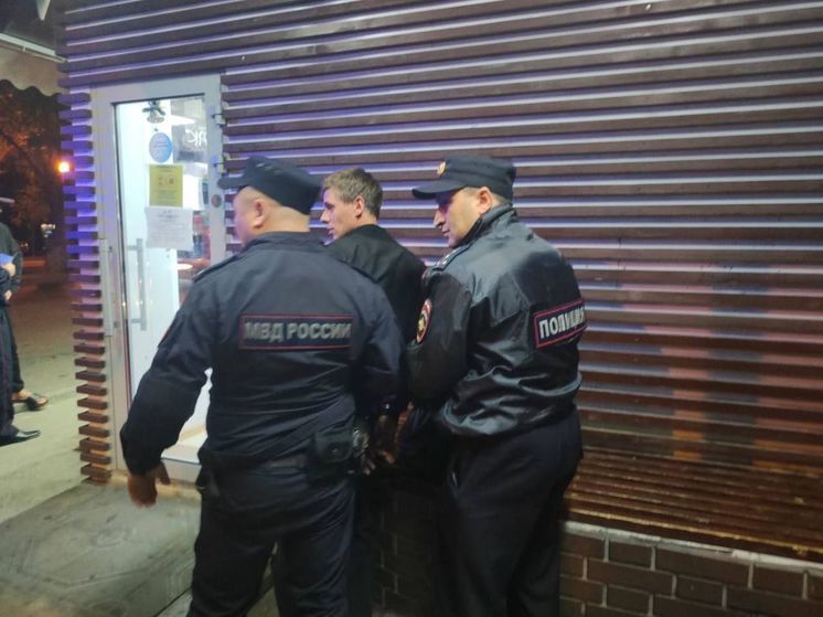  В Астрахани возле ТЦ «CITY» провели облаву