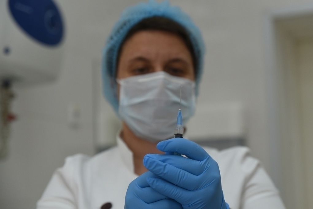 В Курскую область в ноябре поставят 6 тысяч доз трехкомпонентной вакцины от кори