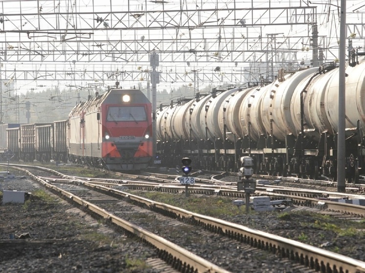 На СвЖД выросла погрузка, но снизился грузооборот