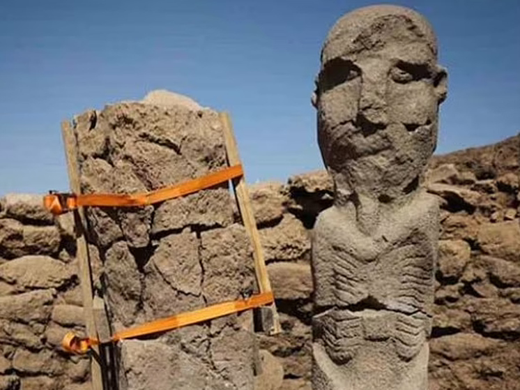 Древнейшая на Земле «непристойная» статуя мужчины найдена в Турции