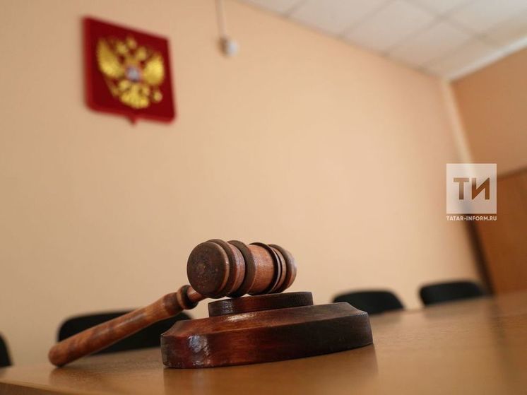 В Казани привлекли к ответственности пьяную мать, гулявшую на улице с раздетым малышом
