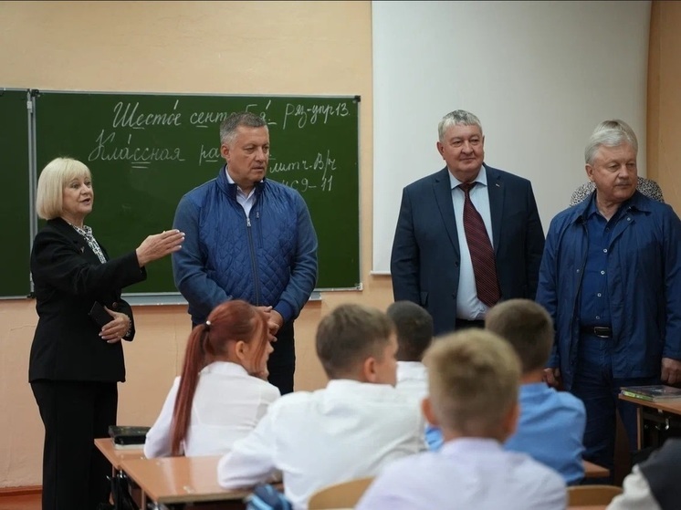 Губернатор Игорь Кобзев проверил ход капремонта школы № 8 в жилом районе Сухом г. Братска