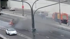 На севере Москвы сгорел легковой автомобиль: видео