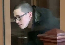 А его родные пытаются вернуть свои гаджеты

