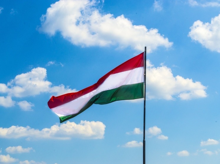 Венгрия потребовала от Украины освободить от санкций российское подразделение банка ОТР