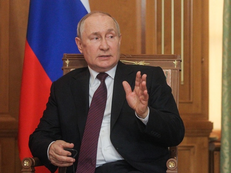 Путин: мир постепенно уходит от диктатуры, пытавшейся загнать регионы в кабалу