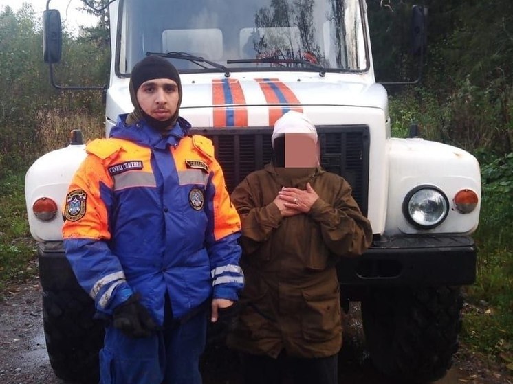 Спасатели помогли пенсионерке, заблудившейся в лесу в Тосненском районе