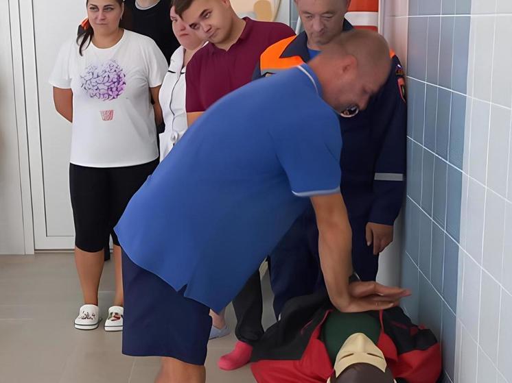 Сотрудников спортивной школы  в Серпухове научили спасать утопающих