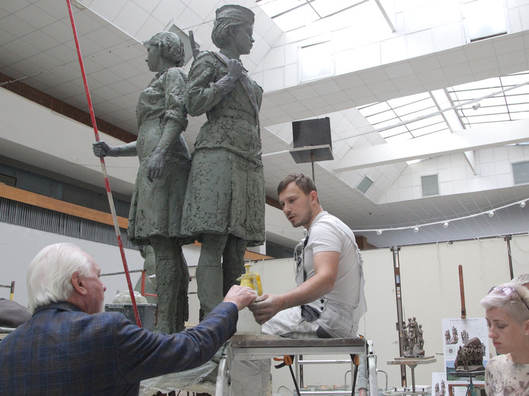 Студия военных художников имени Грекова показала свои достижения