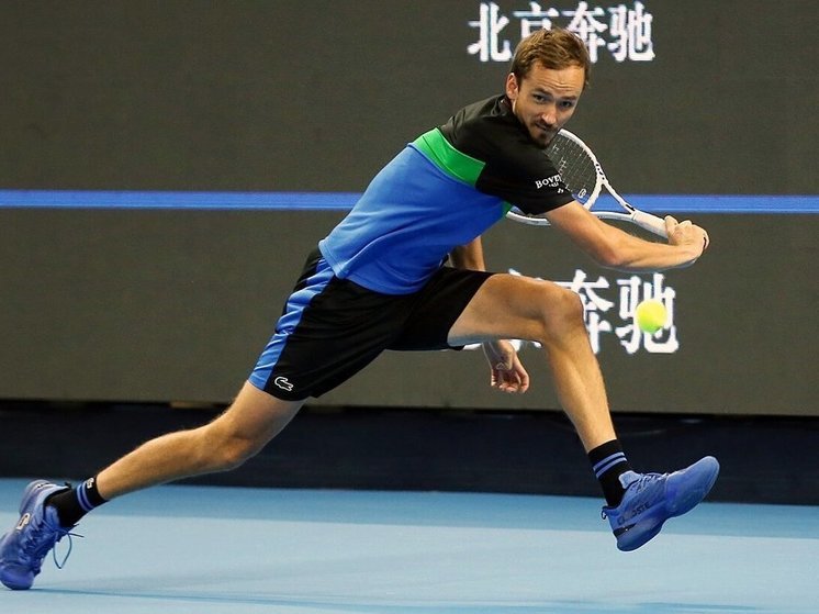 Даниил Медведев впервые в карьере уступил итальянцу Яннику Синнеру и не смог стать победителем турнира в Пекине с призовым фондом более 3 миллионов 600 тысяч долларов. 