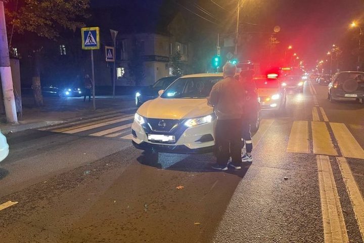 На улице Орджоникидзе в Твери под колеса иномарки попала девушка