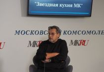 Звезда театра и кино Александр Домогаров в эфире пресс-центра «МК» пожаловался на «желтую» прессу, которая создает ему негативный имидж