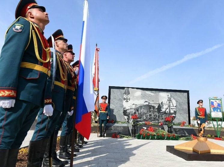 В Хакасии открыли памятник погибшим воинам-железнодорожникам