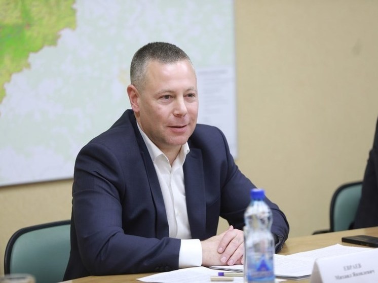 Михаил Евраев: увеличение времени работы поликлиник должно пройти без нарушений ТК