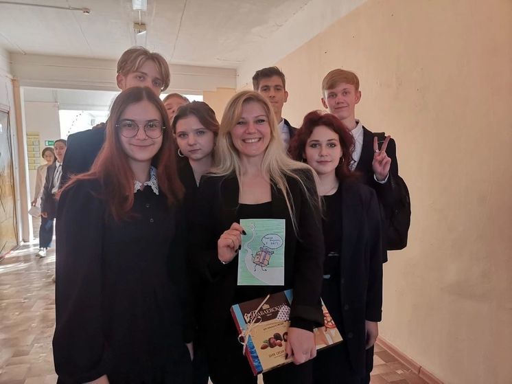 В сельских поселениях Серпухова поздравили любимых учителей