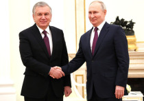 В Кремле пройдет встреча президента РФ Владимира Путина с лидером Узбекистана Шавкатом Мирзиёевым, который прибыл в Москву с официальным визитом. Стороны обсудят ключевые вопросы сотрудничества и развития отношений между двумя странами.