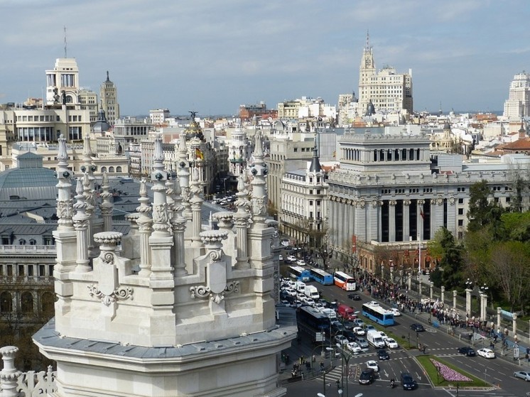 Власти Испании решили не запрещать въезд автомобилей из России