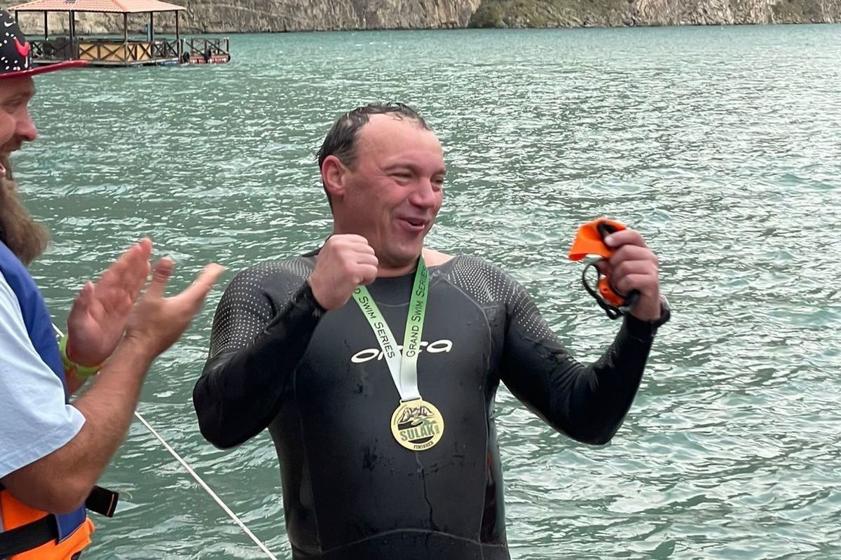 Пловец из Люберец занял третье место на длинном заплыве в Дагестане