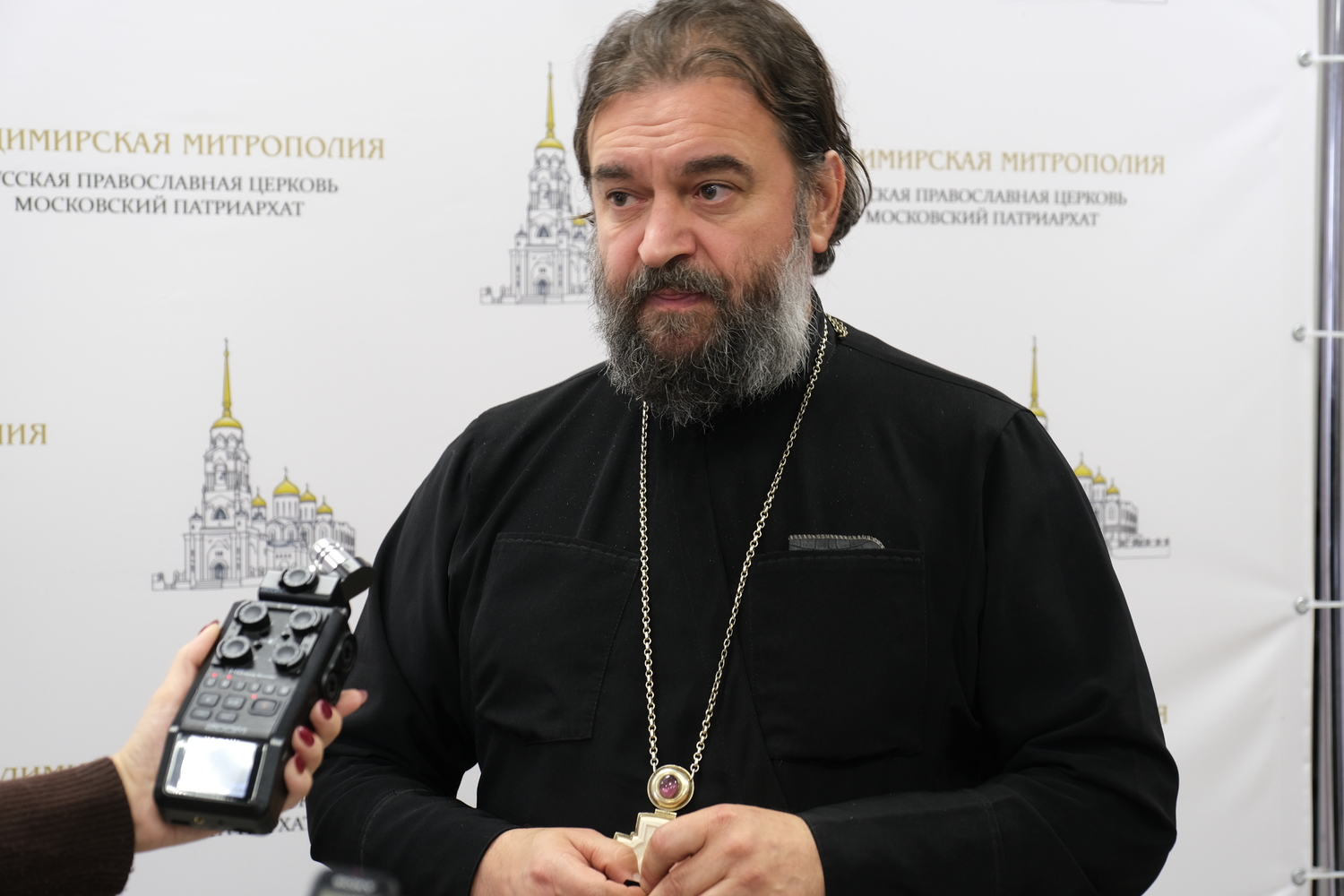 Во Владимире побывал известный священник Андрей Ткачев