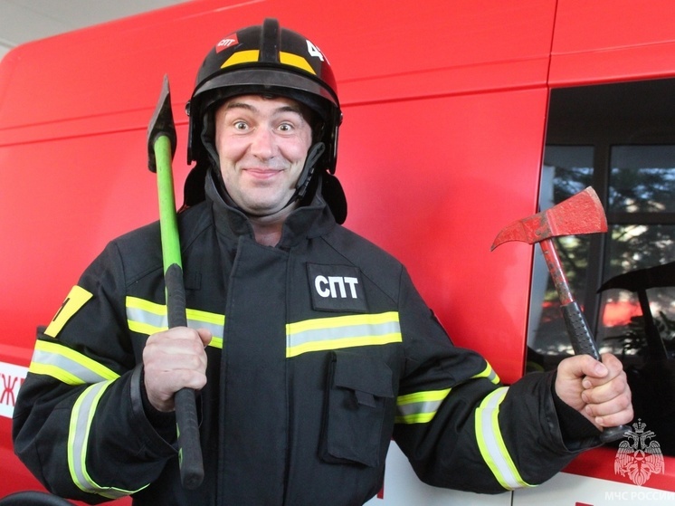 Костромские пожарные устроили улыбчивую фотосессию