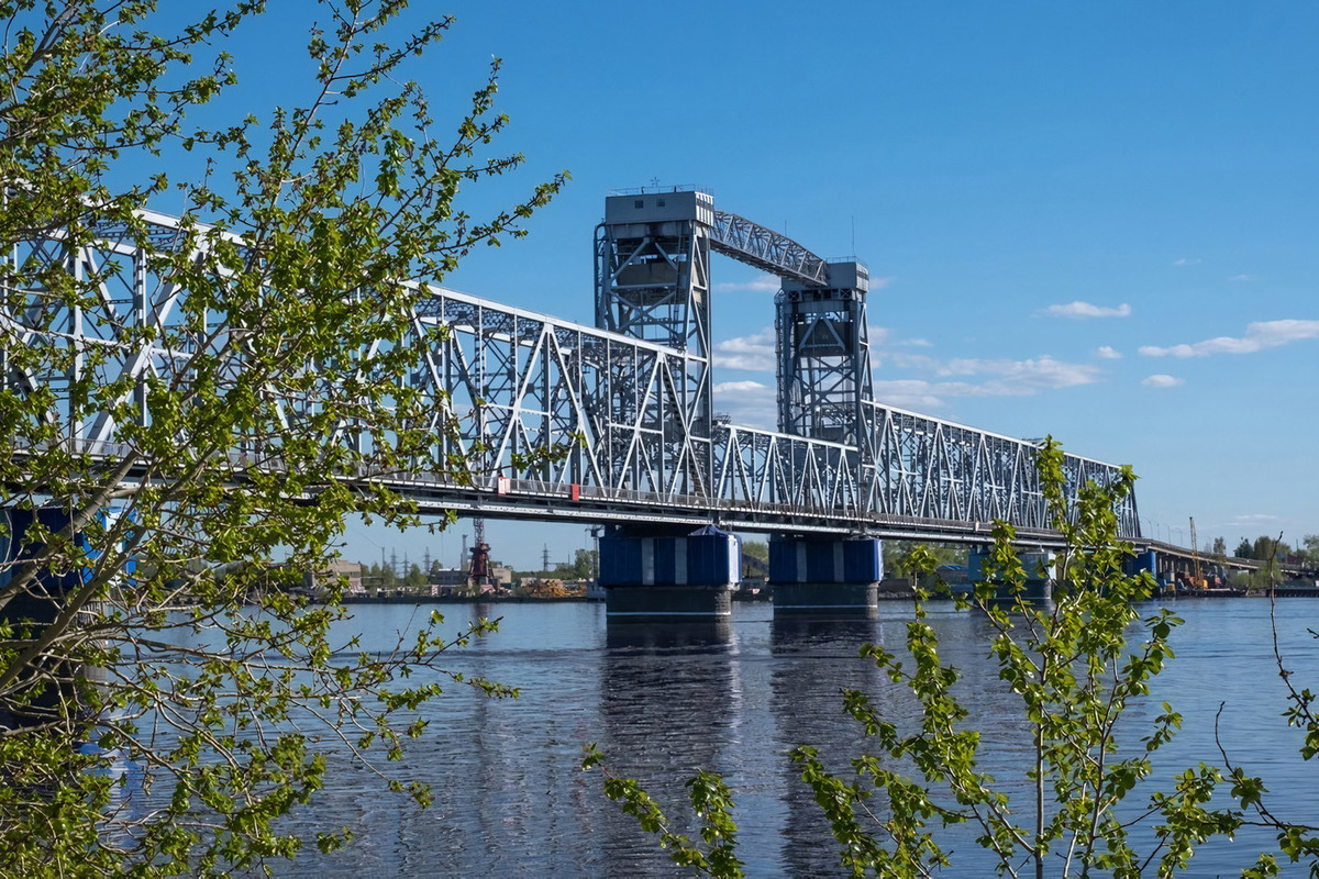 На Северодвинском мосту заменят барьерное ограждение
