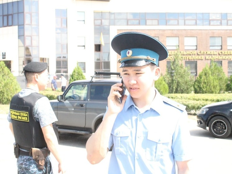 Житель Калмыкии погасил долг по алиментам из-за страха лишиться автомашины