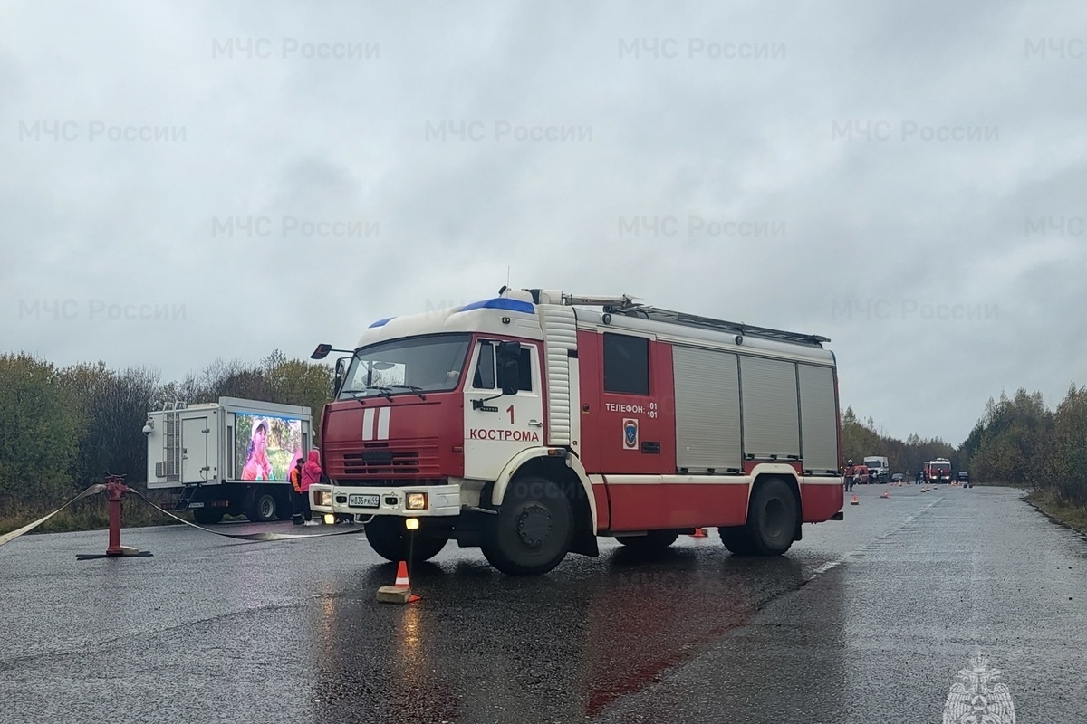 В Костромской области прошли гонки на пожарных машинах