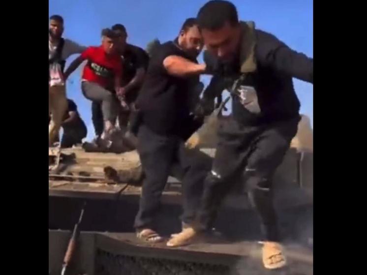 Появилось видео с уничтоженным палестинцами из "Корнета" израильским танком "Меркава"