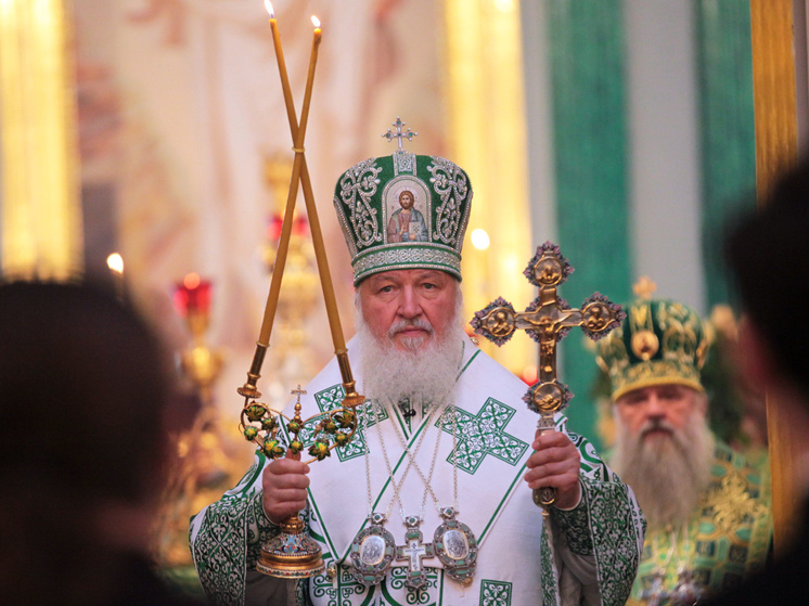 Патриарх Кирилл поздравил Путина с днем рождения