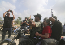 Заместитель руководителя политического крыла ХАМАС Салех аль-Арури заявил, что в Газу было доставлено "большое количество" захваченных израильтян, сообщает газета Haaretz