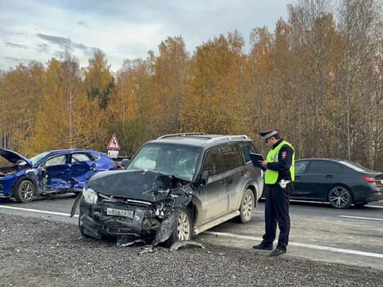 Водитель Lexus на Тюменском тракте подобрал попутчиков и попал в ДТП
