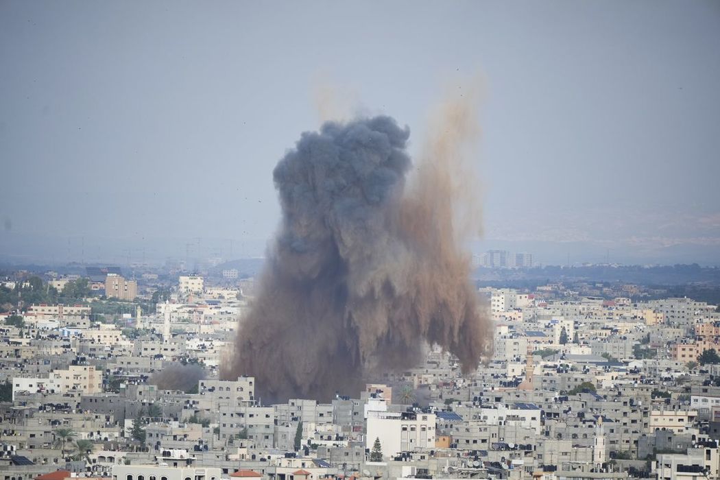 Пленные израильтяне, боевики ХАМАС на танках, летящие ракеты: драматические кадры израильского конфликта