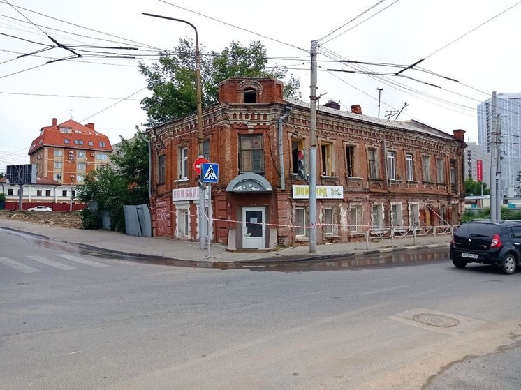 Рецидивист из Маркса украл из ювелирного магазина обручальные кольца