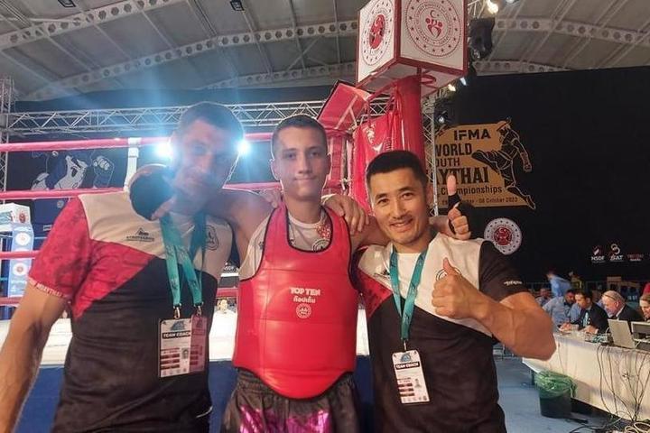 Спортсмен с Сахалина победил на первенстве мира по муайтай