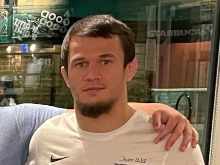 Россиянин Нурмагомедов победил американца Примуса в титульном бою