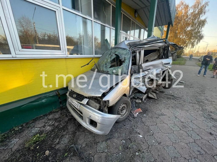ДТП с участием грузовика произошло в Кузбассе