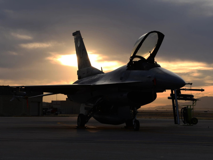 InfoBRICS: новые базы ВСУ для F-16 станут целями российской армии