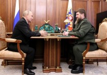 Глава Комиссии Совфеда РФ по защите госсуверенитета Андрей Климов заявил, что предложение главы Чечни Рамзана Кадырова о продлении действующего президентского срока Владимира Путина не может быть реализовано