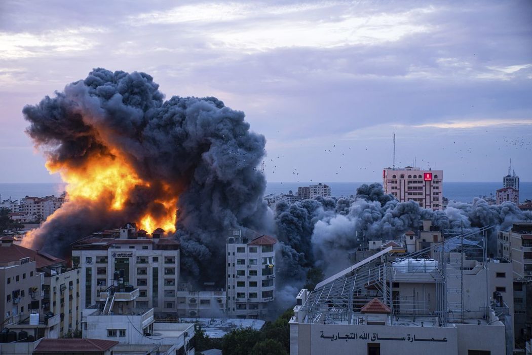 Развалины, боль и страх: появились кадры разрушений в Израиле и Газе