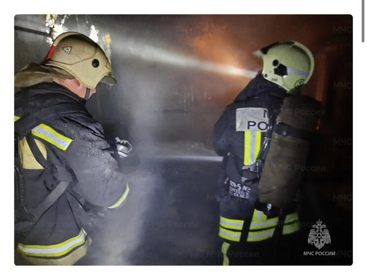 Автомобиль и постройка сгорели в Вязьме