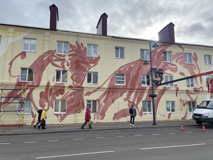 Художник изобразил на жилом здании одно из самых известных произведений эпохи палеолита