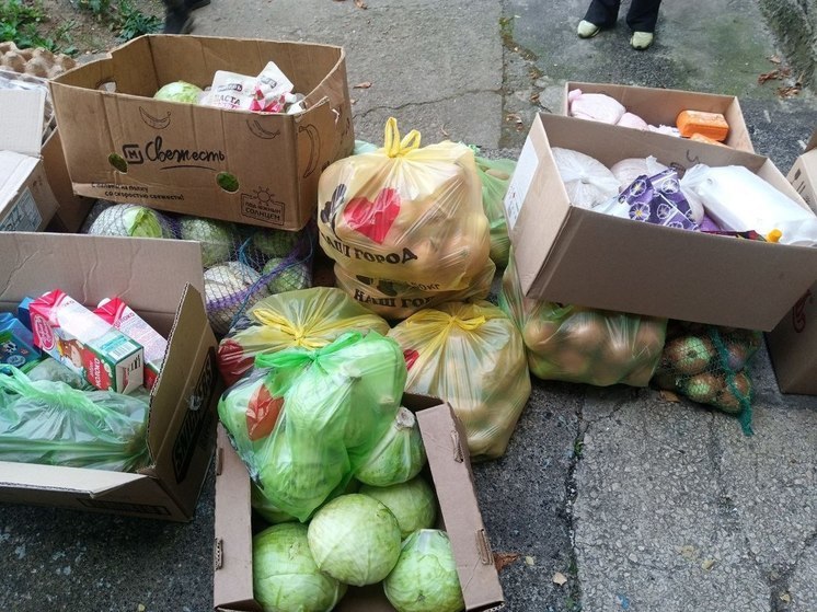  Дончане, живущие в Светлодарске, получили гуманитарную помощь от волонтеров