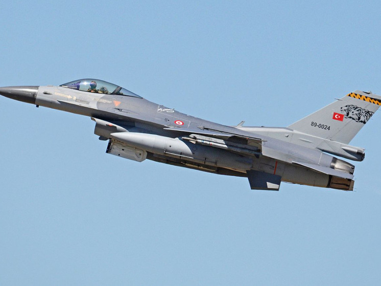 Турция нанесла удары по курдам на севере Сирии