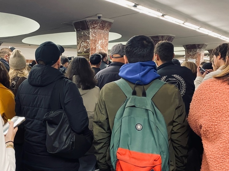В Новосибирске образовалась давка в метро на «Площади Маркса» утром 9 октября