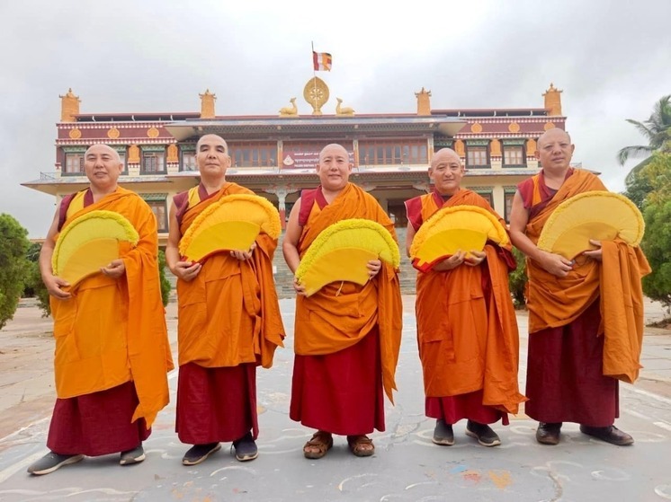 Буддийские монахи построят в Калмыкии песочные мандалы