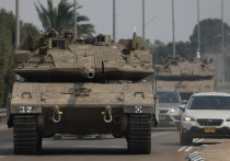 Танки Армии обороны Израиля (ЦАХАЛ) с буквой V не связаны с Россией, заявил в интервью NEWS.ru военный эксперт Андрей Клинцевич