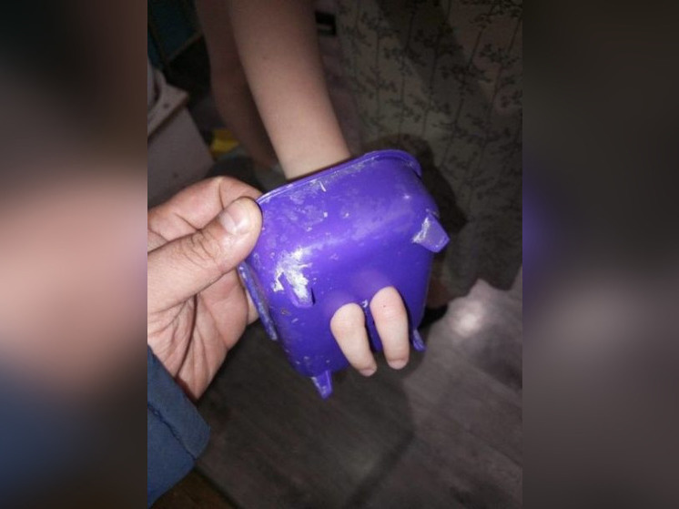 Уфимские спасатели помогли мальчику, пальцы которого застряли в игрушке