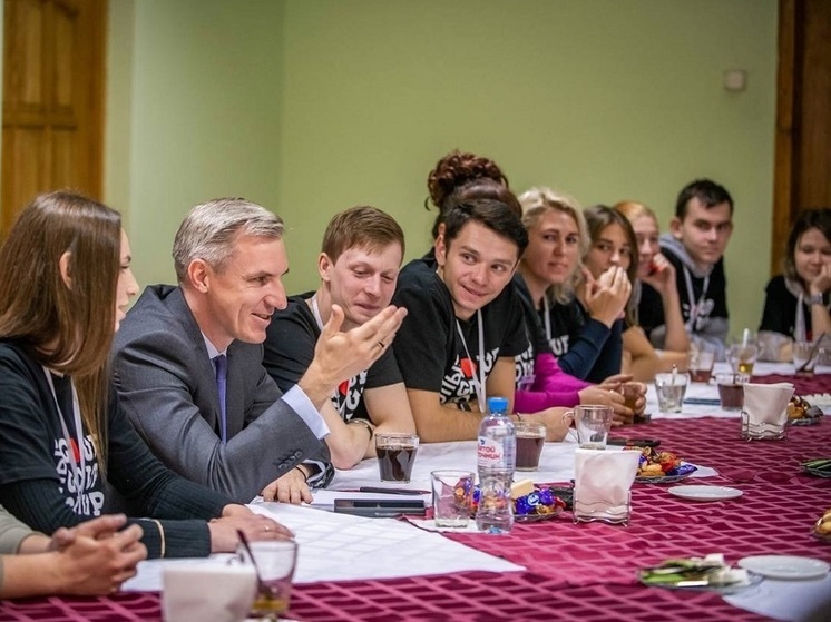 Губернатор Смоленской области встретился с молодыми преподавателями СПО