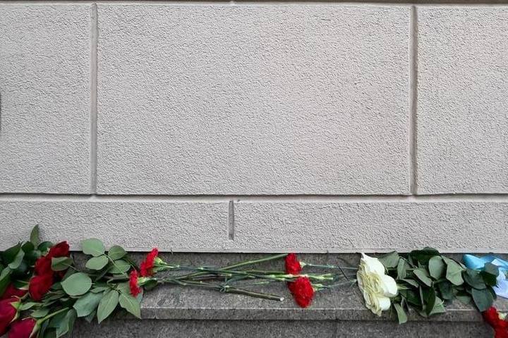 В Генконсульстве Израиля в Петербурге поблагодарили горожан за возложенные цветы